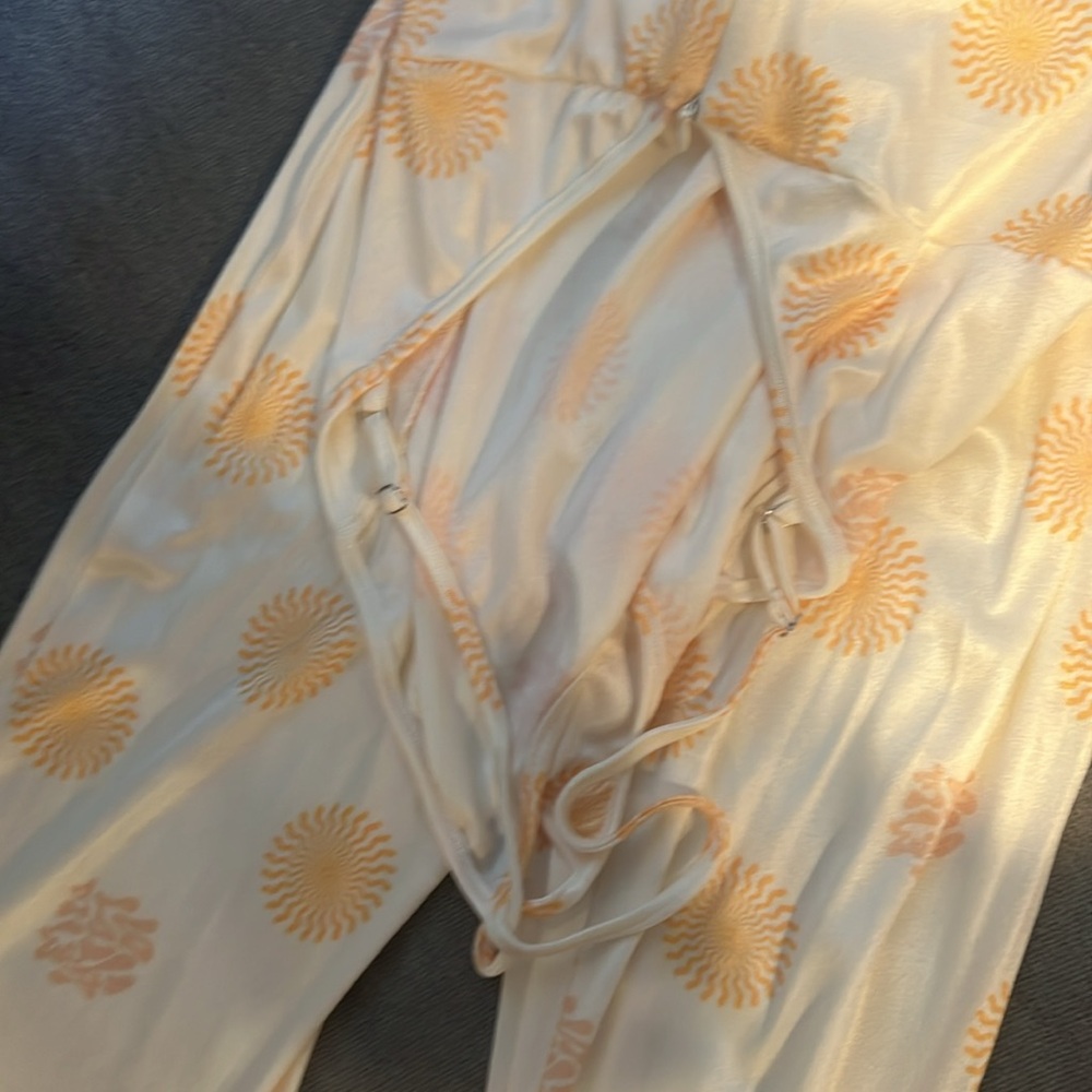 Jumpsuit never worn - Picture 3 of 3